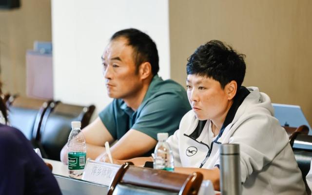 通过清晰地, 组织防守