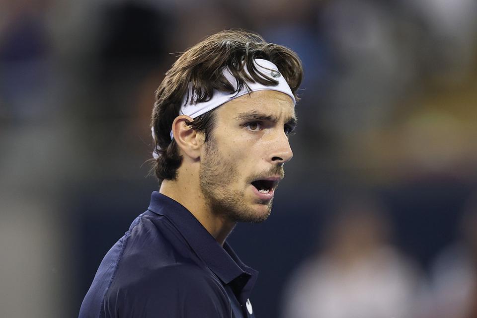 到看台上的, 对决中