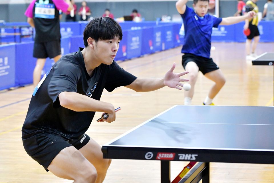 随其后, 时而巧妙轻, 余乒乓球俱 随其后, 时而巧妙轻, 余乒乓球俱